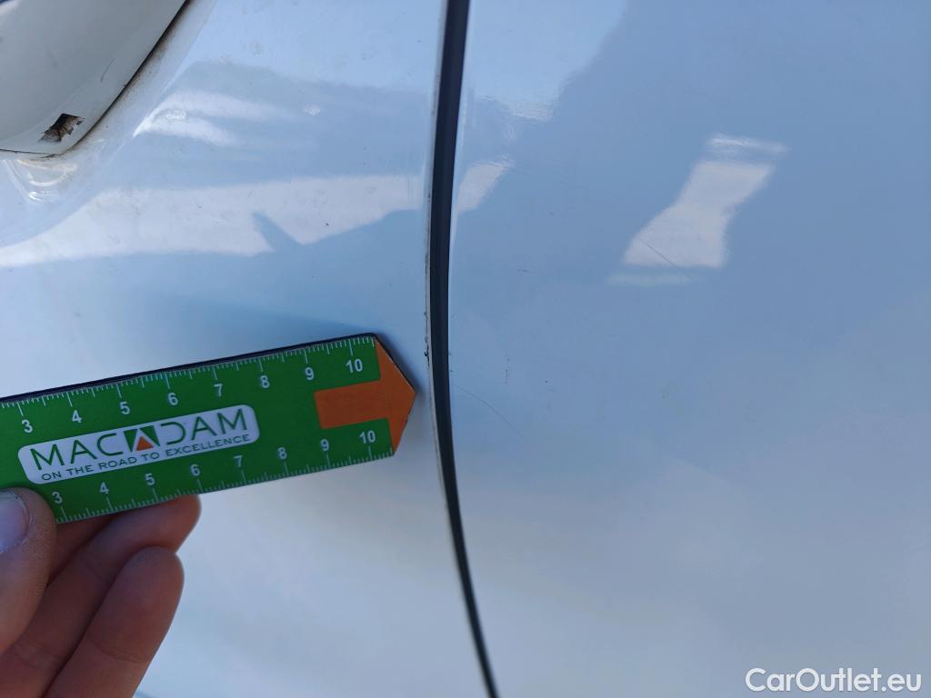  Hyundai   Ioniq HYUNDAI / 2019 / 5P / berlina con portón 1.6 GDI HEV Tecno DCT #8