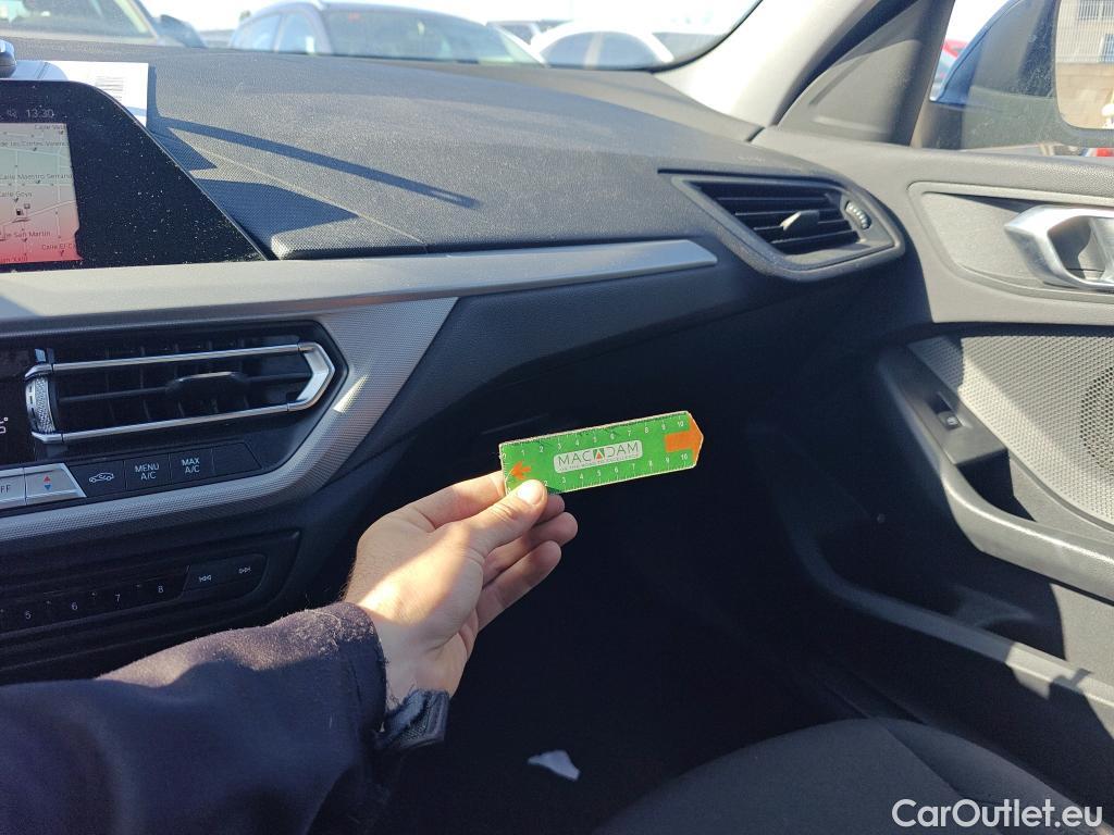  Bmw  Serie 1 BMW  / 2019 / 5P / berlina con portón 116d #30