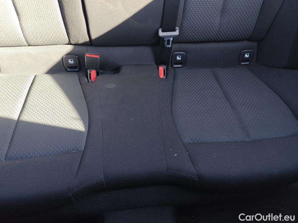  Bmw  Serie 1 BMW  / 2019 / 5P / berlina con portón 116d #24