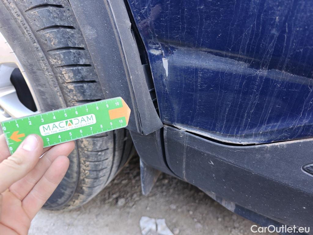  Ford  Kuga FORD  / 2019 / 5P / todoterreno Titanium 2.5 Duratec FHEV 140kW Auto #30