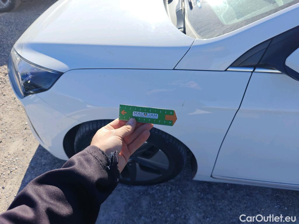  Hyundai   Ioniq HYUNDAI / 2019 / 5P / berlina con portón 1.6 GDI HEV Tecno DCT #66