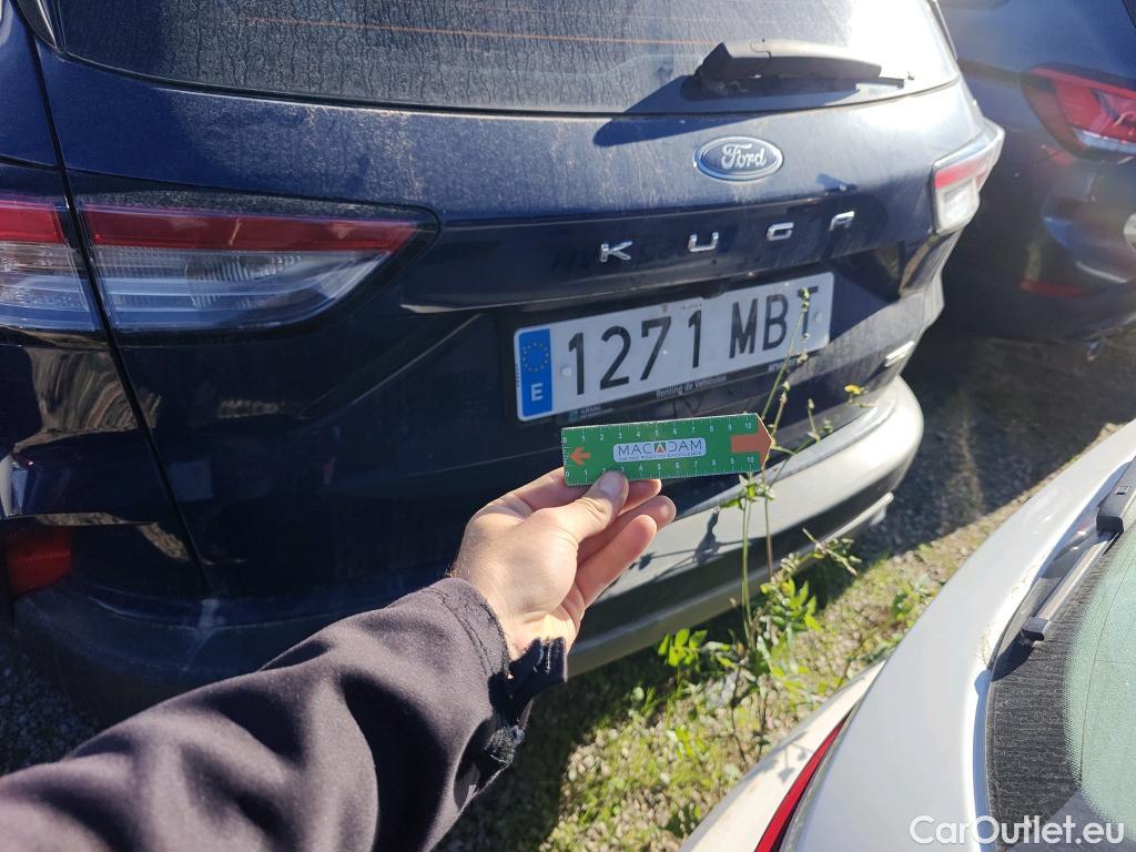  Ford  Kuga FORD  / 2019 / 5P / todoterreno Titanium 2.5 Duratec FHEV 140kW Auto #4