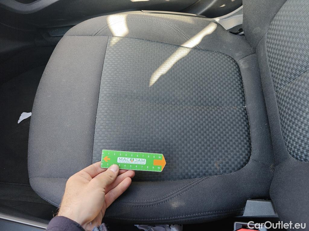  Bmw  Serie 1 BMW  / 2019 / 5P / berlina con portón 116d #23