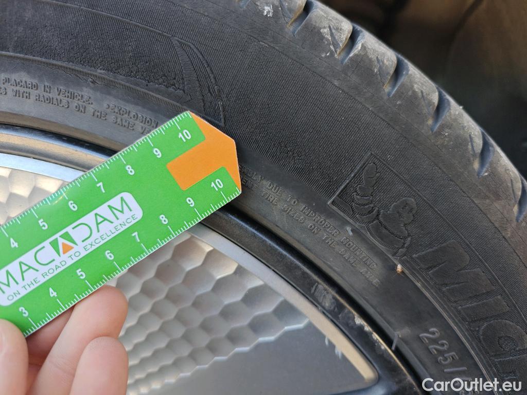  Hyundai   Ioniq HYUNDAI / 2019 / 5P / berlina con portón 1.6 GDI HEV Tecno DCT #16