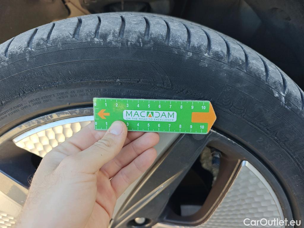  Hyundai   Ioniq HYUNDAI / 2019 / 5P / berlina con portón 1.6 GDI HEV Tecno DCT #21