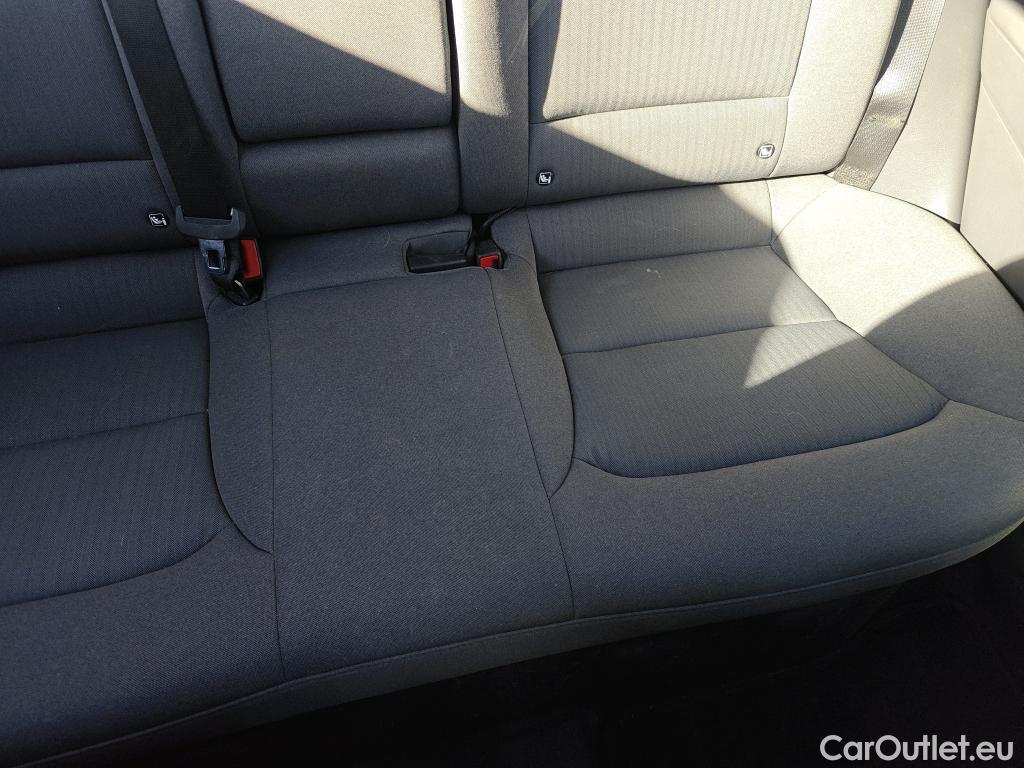  Hyundai   Ioniq HYUNDAI / 2019 / 5P / berlina con portón 1.6 GDI HEV Tecno DCT #19