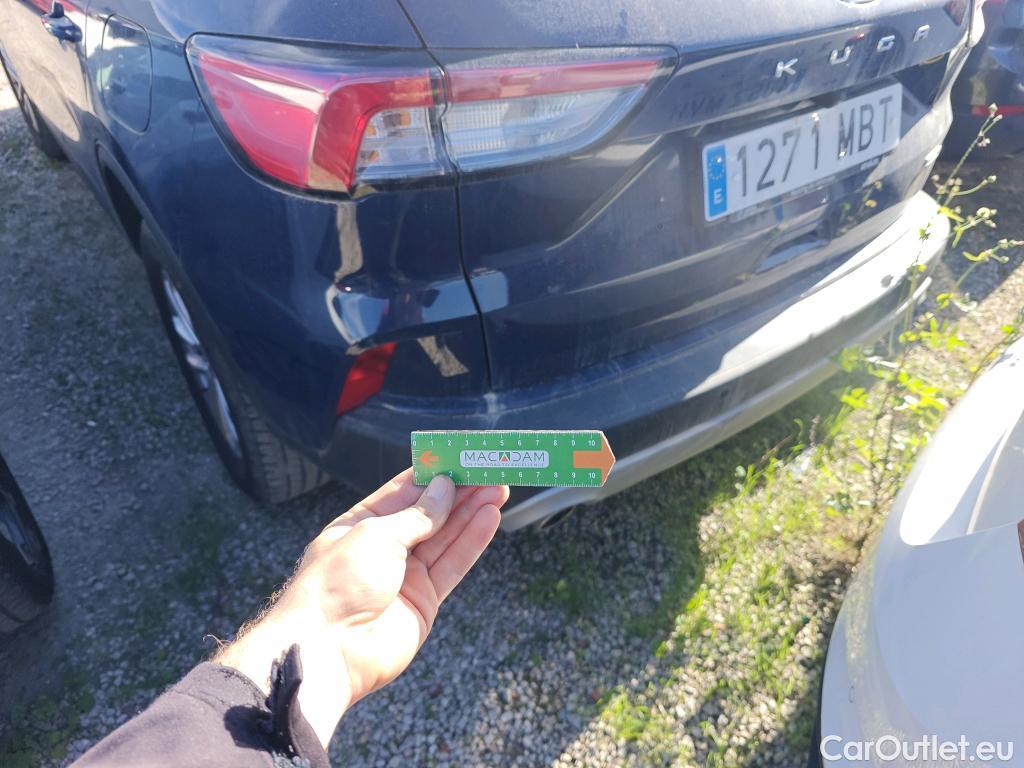  Ford  Kuga FORD  / 2019 / 5P / todoterreno Titanium 2.5 Duratec FHEV 140kW Auto #32