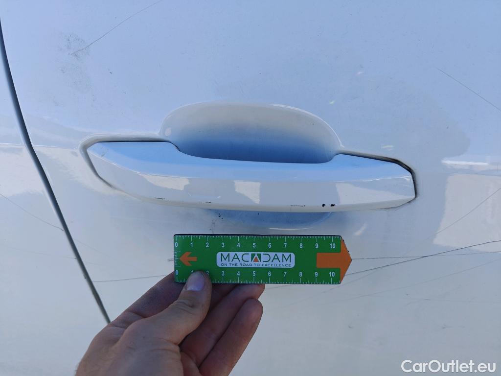  Audi  A4 AUDI  / 2019 / 5P / familiar Avant Advanced 30 TDI 100kW S tronic #52