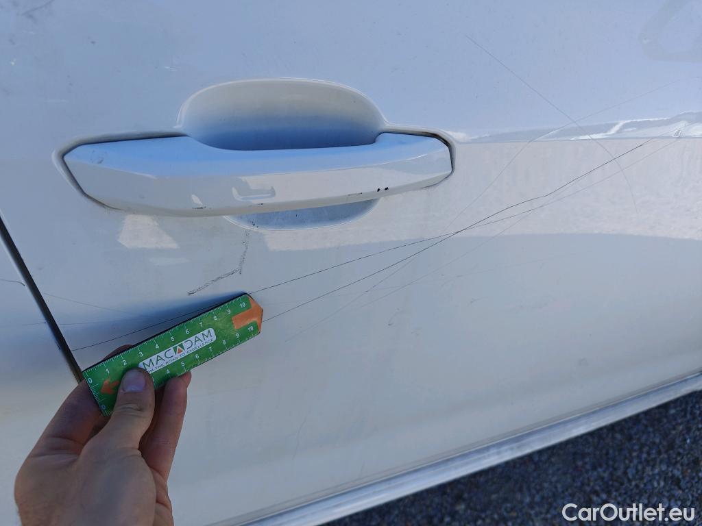  Audi  A4 AUDI  / 2019 / 5P / familiar Avant Advanced 30 TDI 100kW S tronic #19