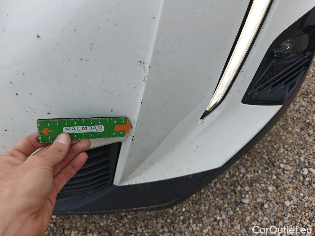  Peugeot  2008 PEUGEOT  / 2019 / 5P / todoterreno Active BlueHDI 81kW (110CV) #32