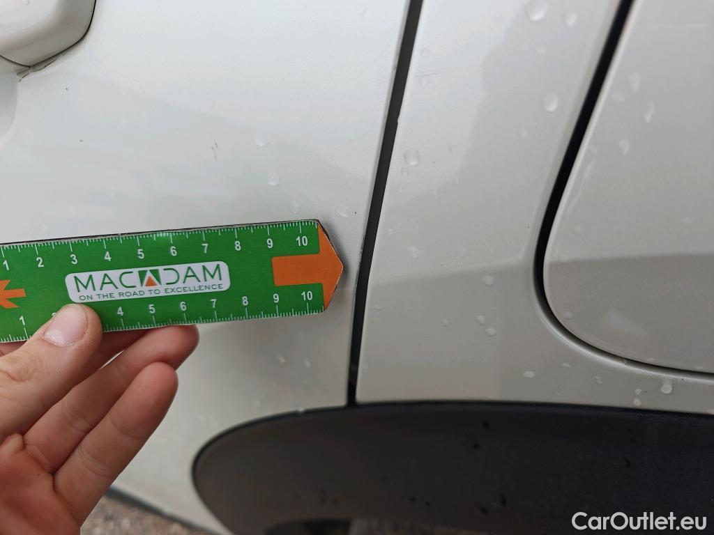  Peugeot  2008 PEUGEOT  / 2019 / 5P / todoterreno Active Pack Puretech 100 S&S BVM6 #42