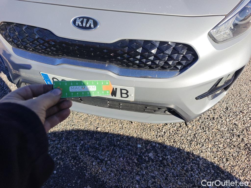  KIA  Niro KIA  / 2019 / 5P / crossover 1.6 GDi HEV 104kW (141CV) Drive #13