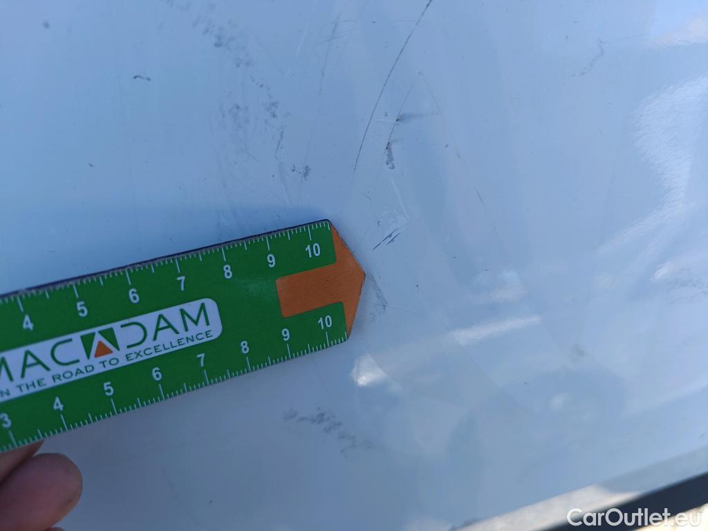  Peugeot  2008 PEUGEOT  / 2019 / 5P / todoterreno Active Puretech 100 S&S BVM6 #43