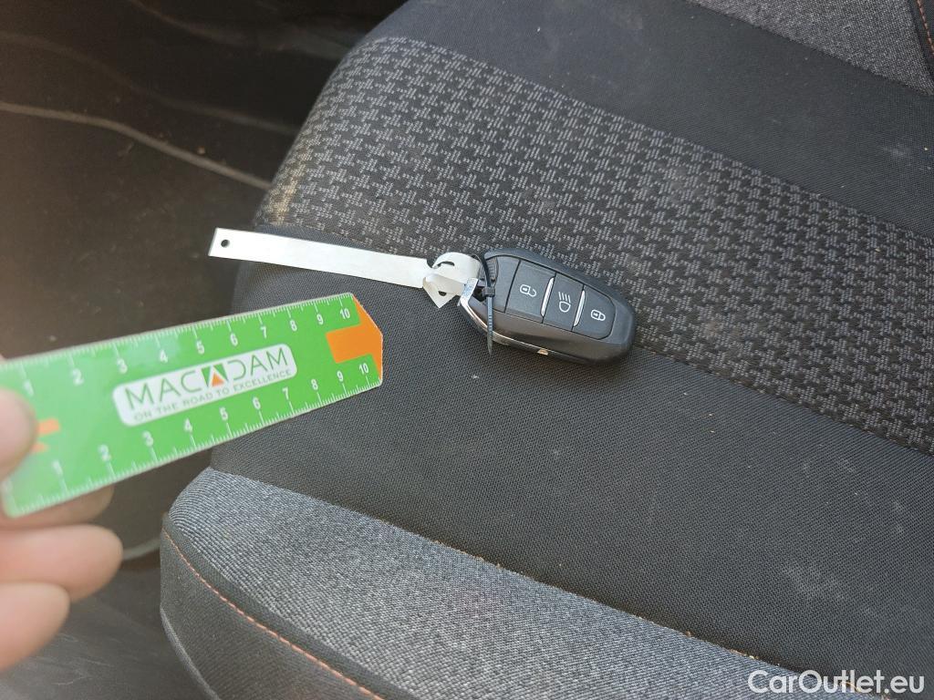  Peugeot  3008  Active Pack 1.5 HDi 130CV MT6 E6d #1