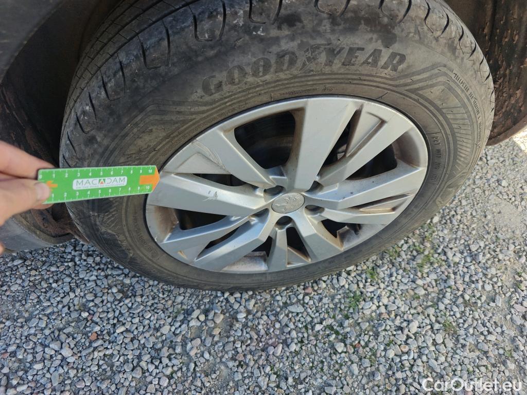  Peugeot  3008  Active Pack 1.5 HDi 130CV MT6 E6d #18