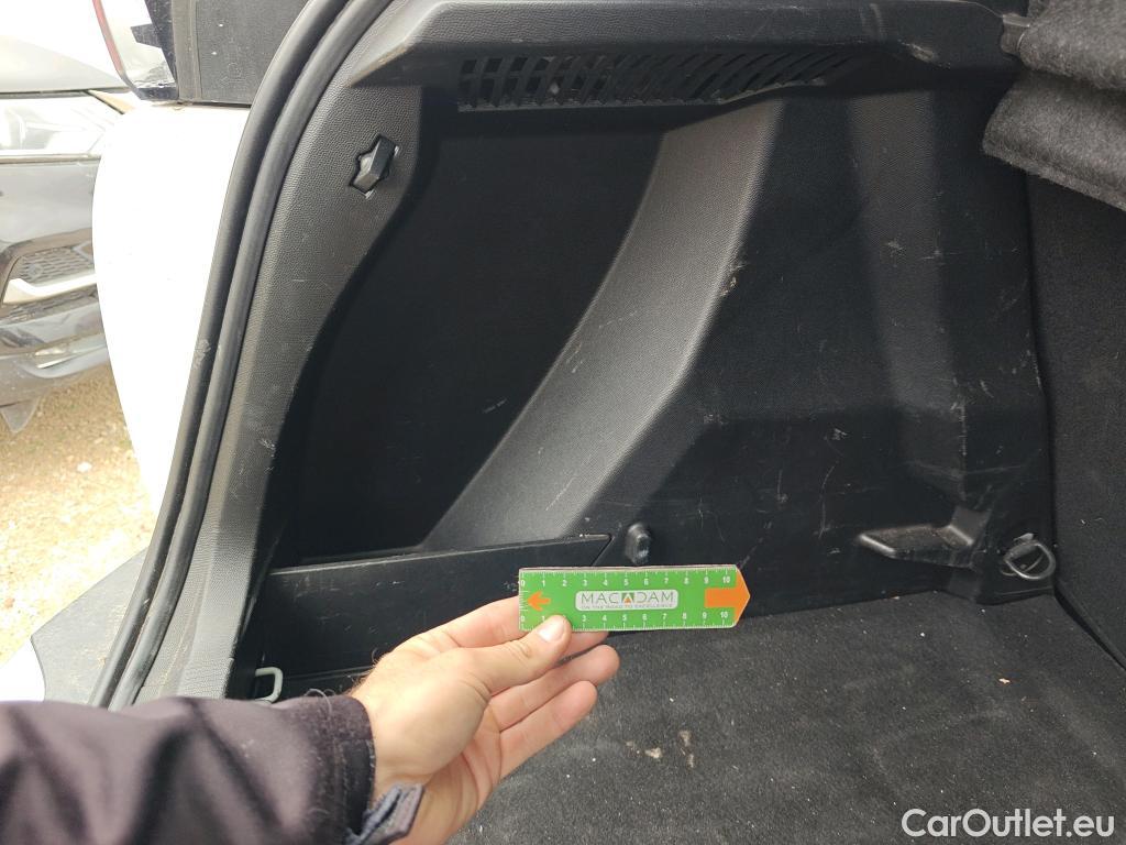  Peugeot  2008 PEUGEOT  / 2019 / 5P / todoterreno Active BlueHDI 81kW (110CV) #20