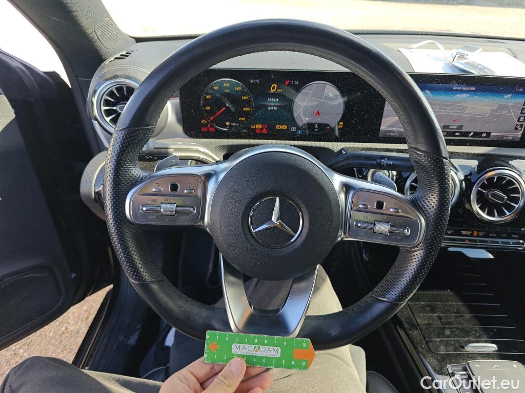  Mercedes  CLA-Klasse MERCEDES-BENZ CLA / 2019 / 4P / coupé CLA 180 #29