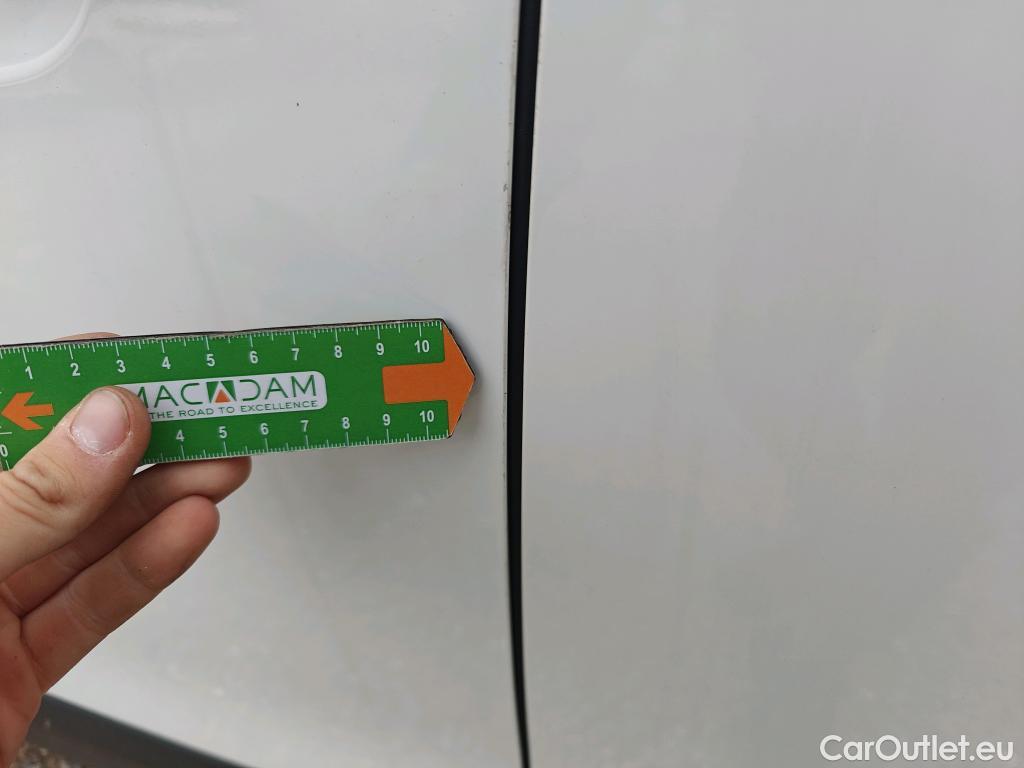  Peugeot  2008 PEUGEOT  / 2019 / 5P / todoterreno Active BlueHDI 81kW (110CV) #10