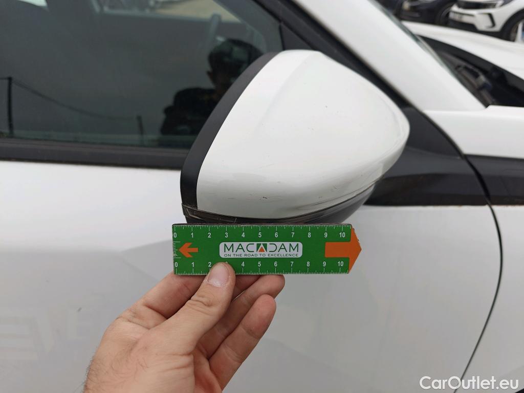  Peugeot  2008 PEUGEOT  / 2019 / 5P / todoterreno Active BlueHDI 81kW (110CV) #46