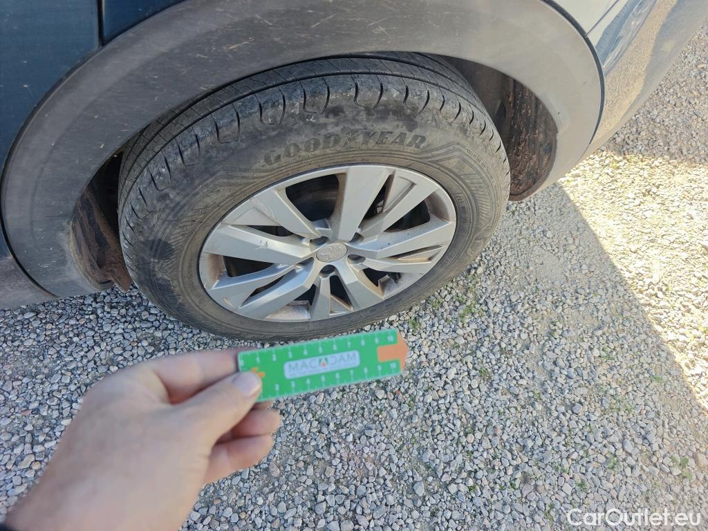  Peugeot  3008  Active Pack 1.5 HDi 130CV MT6 E6d #17