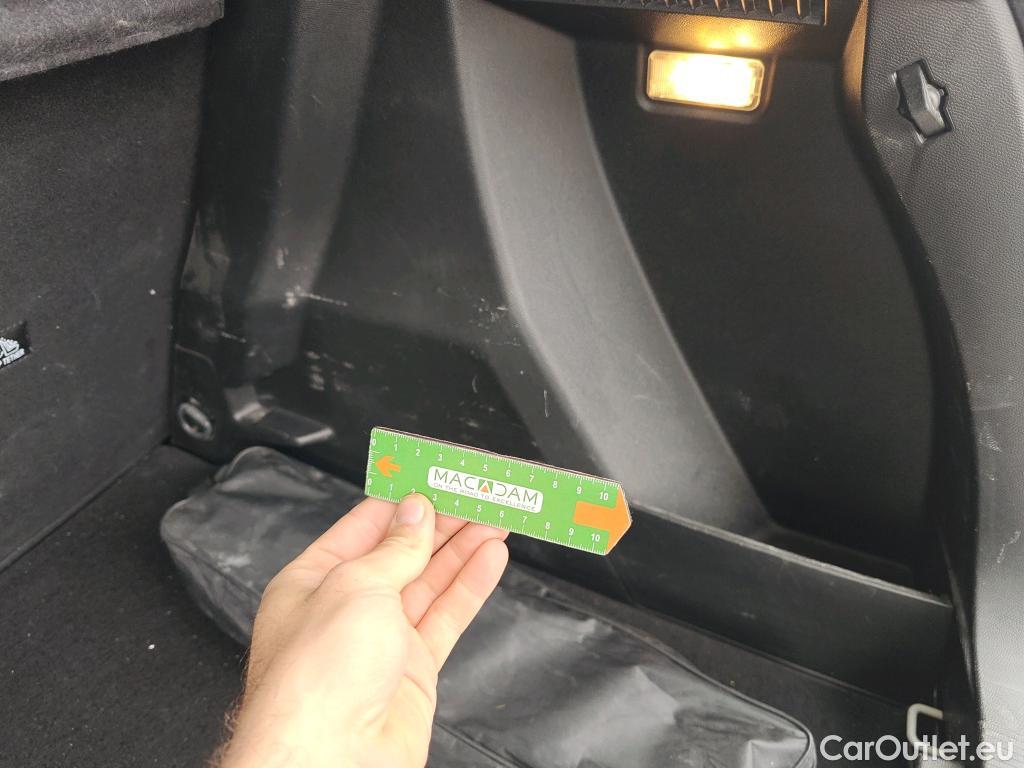  Peugeot  2008 PEUGEOT  / 2019 / 5P / todoterreno Active Pack Puretech 100 S&S BVM6 #26