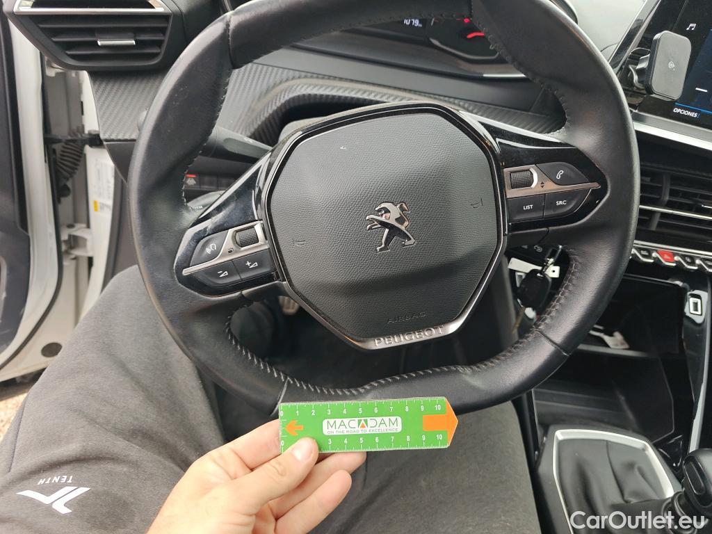  Peugeot  2008 PEUGEOT  / 2019 / 5P / todoterreno Active BlueHDI 81kW (110CV) #26