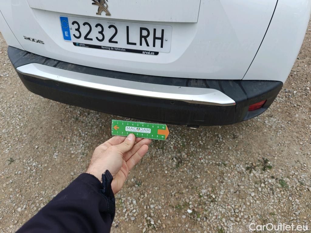  Peugeot  2008 PEUGEOT  / 2019 / 5P / todoterreno Active BlueHDI 81kW (110CV) #55