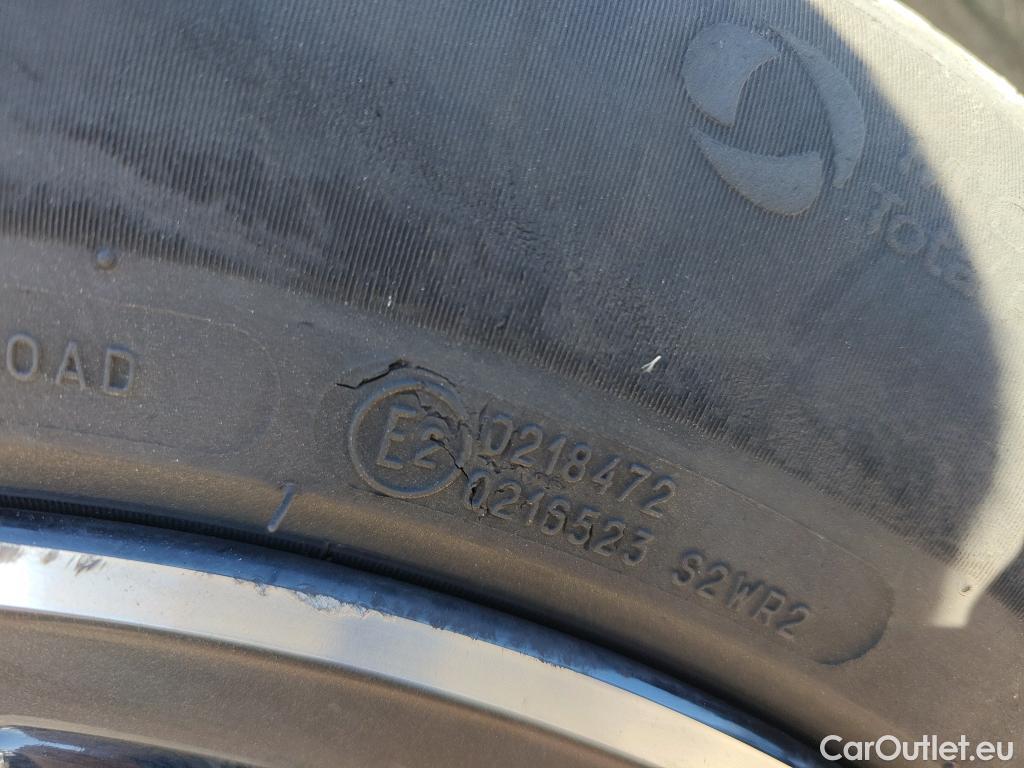  KIA  Sportage KIA  / 2022 / 5P / todoterreno 1.6 T-GDi 110kW (150CV) Drive 4x2 #8