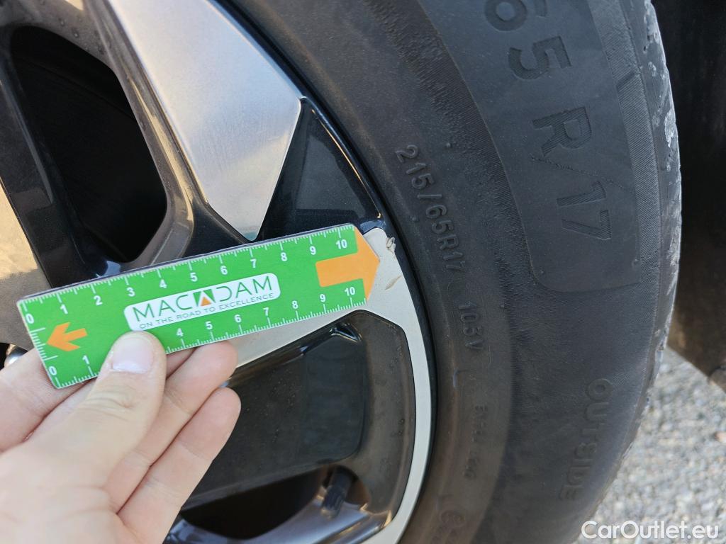  KIA  Sportage KIA  / 2022 / 5P / todoterreno 1.6 T-GDi 110kW (150CV) Drive 4x2 #39