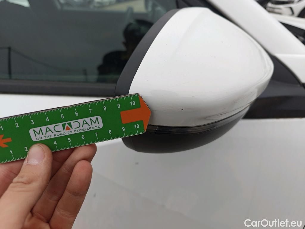  Peugeot  2008 PEUGEOT  / 2019 / 5P / todoterreno Active BlueHDI 81kW (110CV) #47