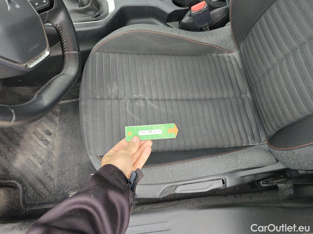  Peugeot  2008 PEUGEOT  / 2019 / 5P / todoterreno Active Pack Puretech 100 S&S BVM6 #11