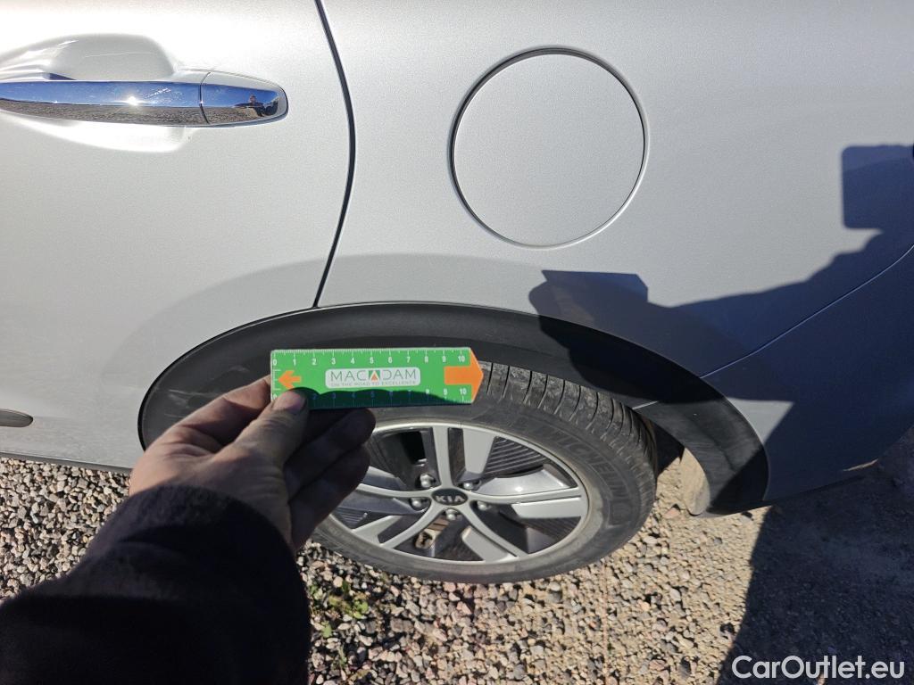  KIA  Niro KIA  / 2019 / 5P / crossover 1.6 GDi HEV 104kW (141CV) Drive #11