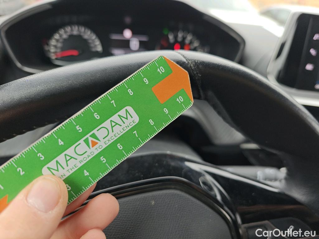  Peugeot  2008 PEUGEOT  / 2019 / 5P / todoterreno Active Pack Puretech 100 S&S BVM6 #31