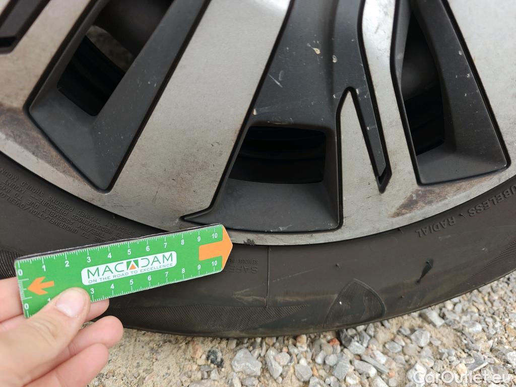  Peugeot  2008 PEUGEOT  / 2019 / 5P / todoterreno Active Pack Puretech 100 S&S BVM6 #44