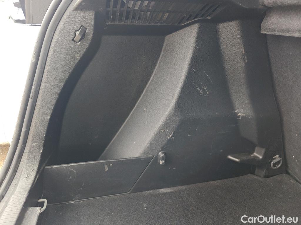  Peugeot  2008 PEUGEOT  / 2019 / 5P / todoterreno Active Pack Puretech 100 S&S BVM6 #29