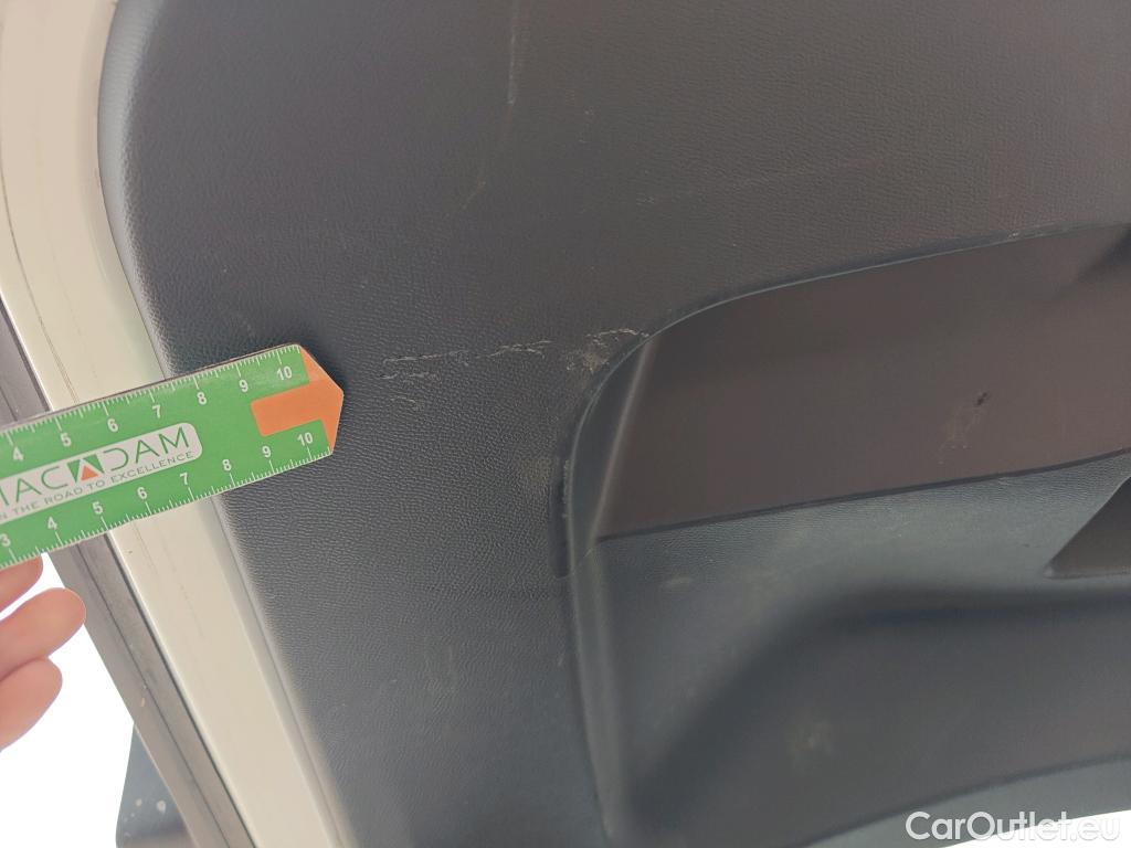  Peugeot  2008 PEUGEOT  / 2019 / 5P / todoterreno Active BlueHDI 81kW (110CV) #25