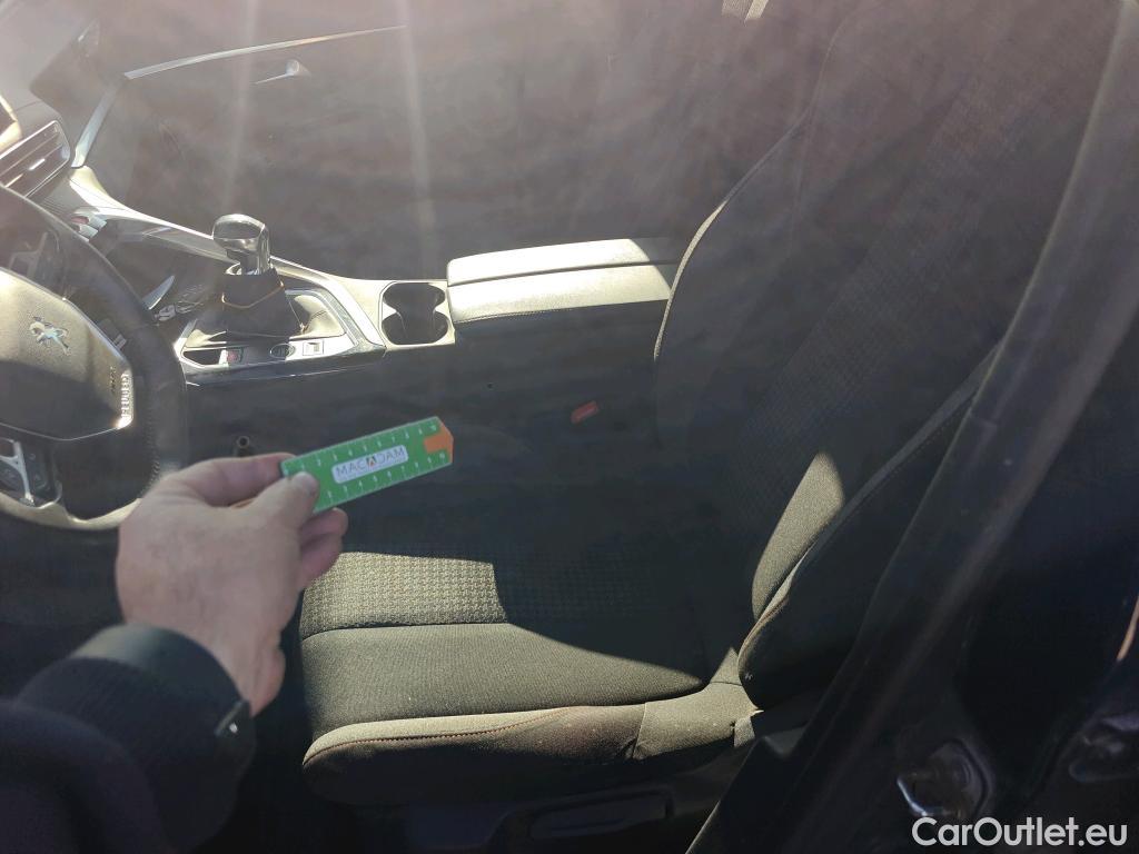  Peugeot  3008  Active Pack 1.5 HDi 130CV MT6 E6d #16