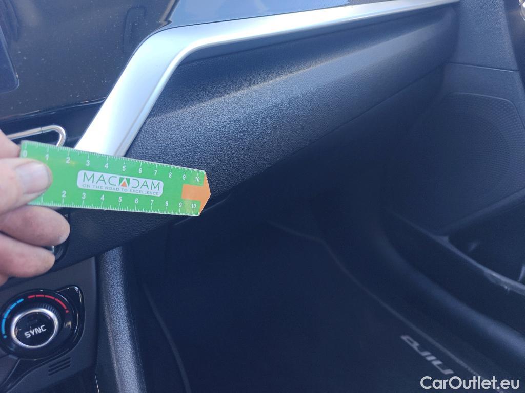  KIA  Niro KIA  / 2019 / 5P / crossover 1.6 GDi HEV 104kW (141CV) Drive #8