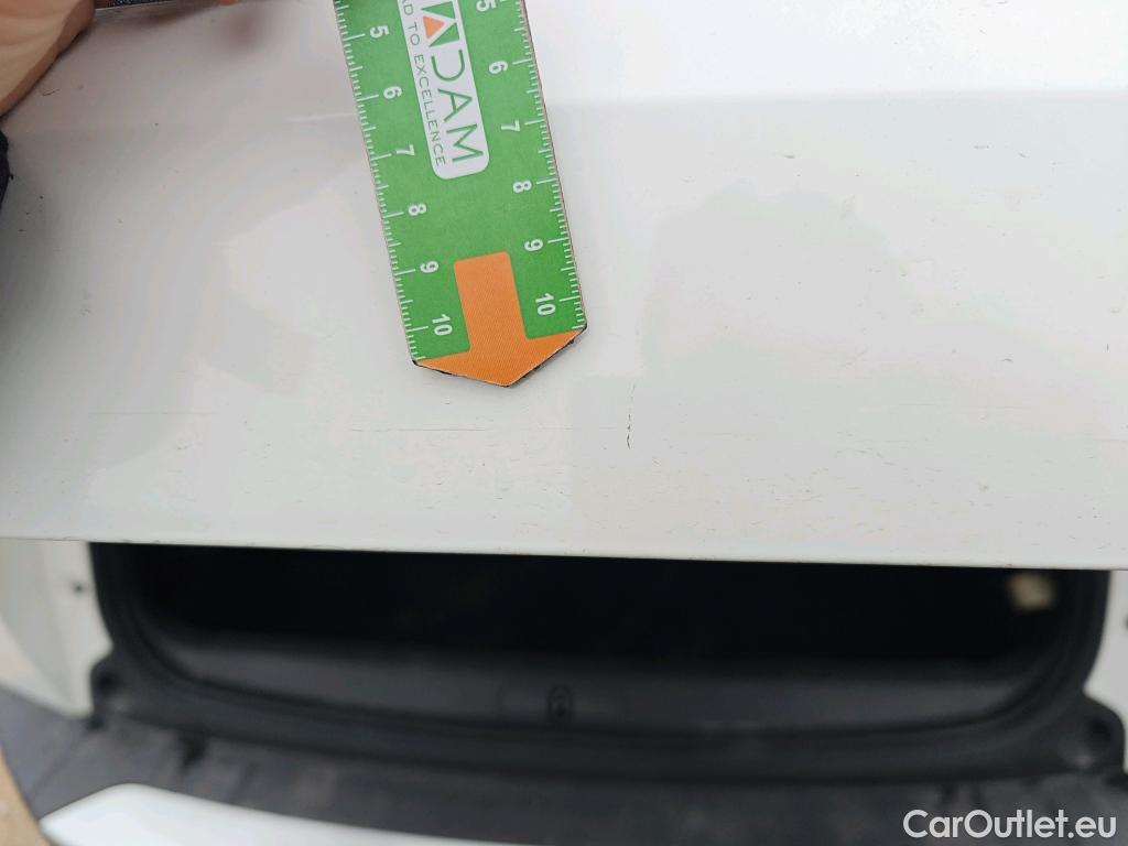  Peugeot  2008 PEUGEOT  / 2019 / 5P / todoterreno Active BlueHDI 81kW (110CV) #4