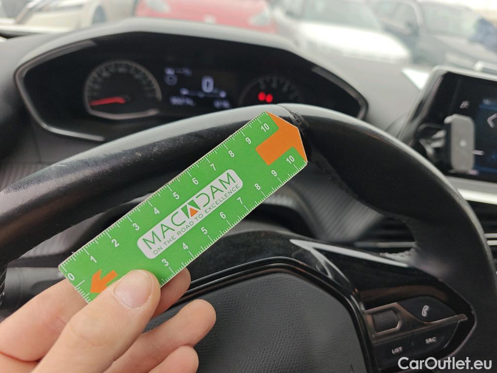  Peugeot  2008 PEUGEOT  / 2019 / 5P / todoterreno Active BlueHDI 81kW (110CV) #27