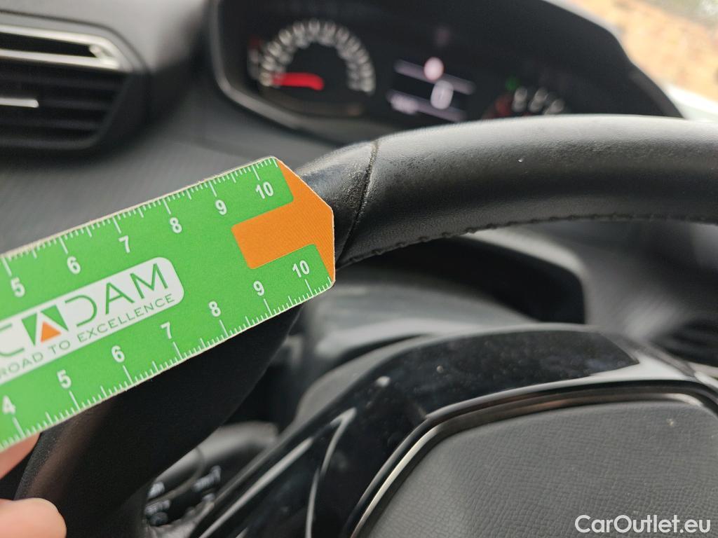  Peugeot  2008 PEUGEOT  / 2019 / 5P / todoterreno Active Pack Puretech 100 S&S BVM6 #33