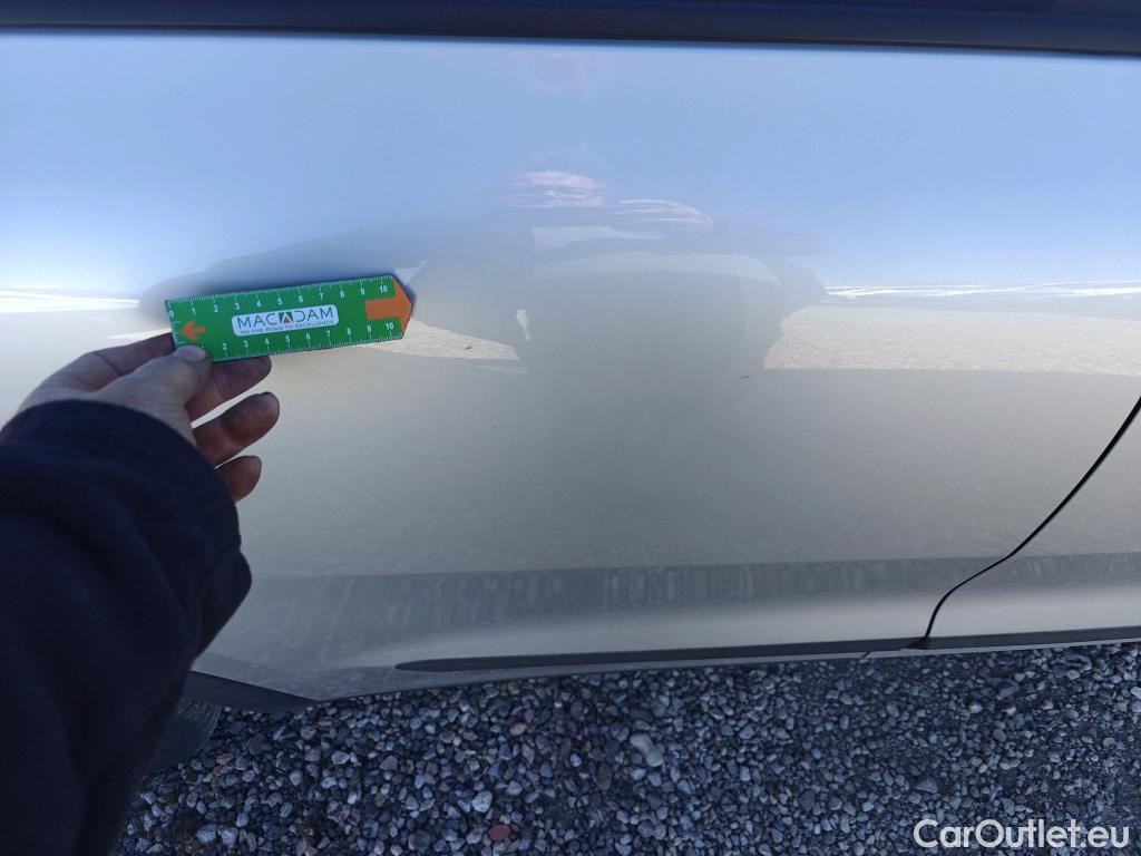  KIA  Niro KIA  / 2019 / 5P / crossover 1.6 GDi HEV 104kW (141CV) Drive #15