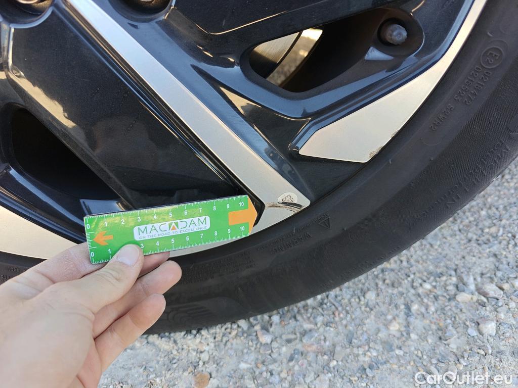  KIA  Sportage KIA  / 2022 / 5P / todoterreno 1.6 T-GDi 110kW (150CV) Drive 4x2 #37