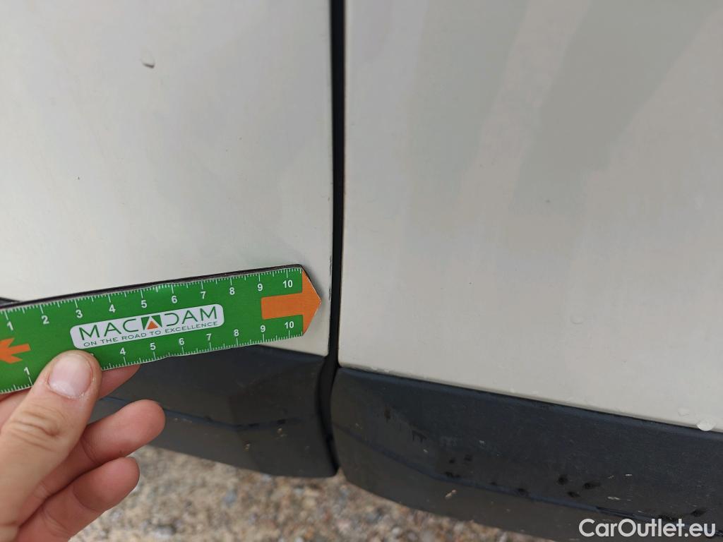  Peugeot  2008 PEUGEOT  / 2019 / 5P / todoterreno Active Pack Puretech 100 S&S BVM6 #16