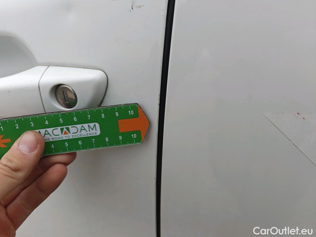  Peugeot  2008 PEUGEOT  / 2019 / 5P / todoterreno Active BlueHDI 81kW (110CV) #11