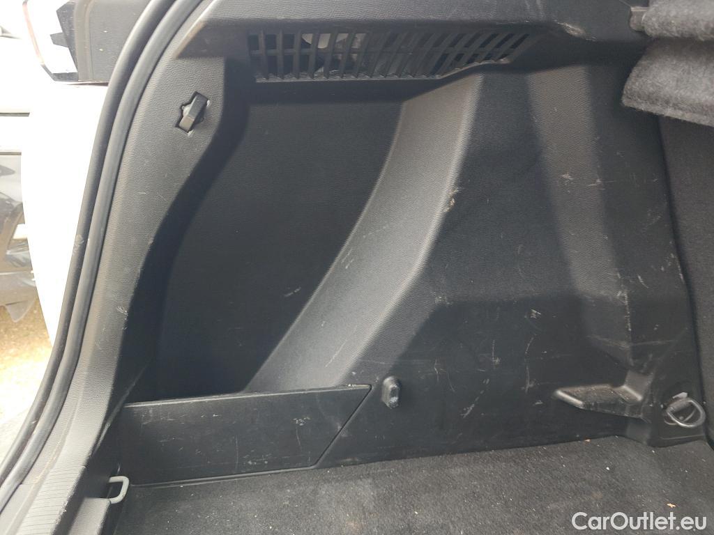  Peugeot  2008 PEUGEOT  / 2019 / 5P / todoterreno Active BlueHDI 81kW (110CV) #21