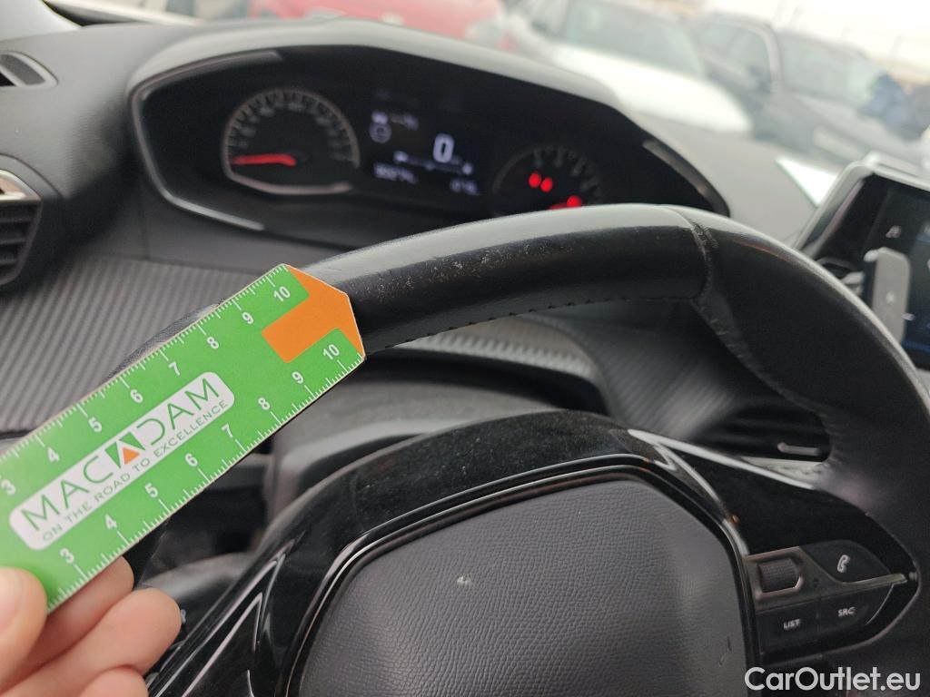  Peugeot  2008 PEUGEOT  / 2019 / 5P / todoterreno Active BlueHDI 81kW (110CV) #28