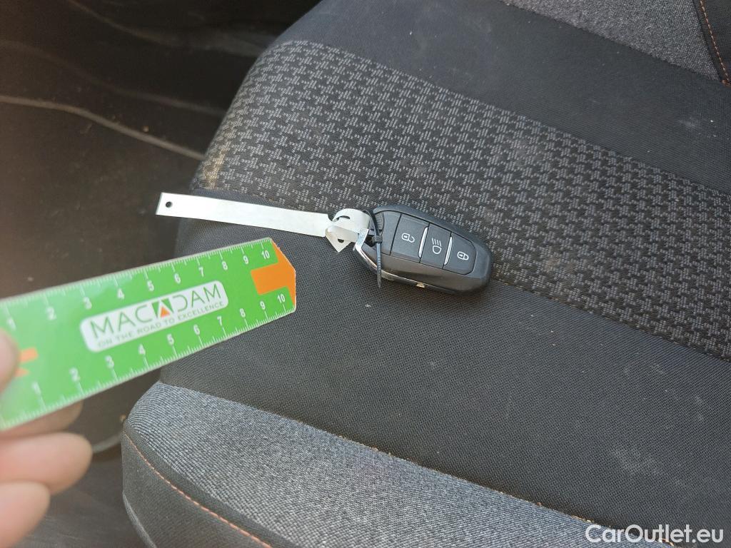  Peugeot  3008  Active Pack 1.5 HDi 130CV MT6 E6d #2