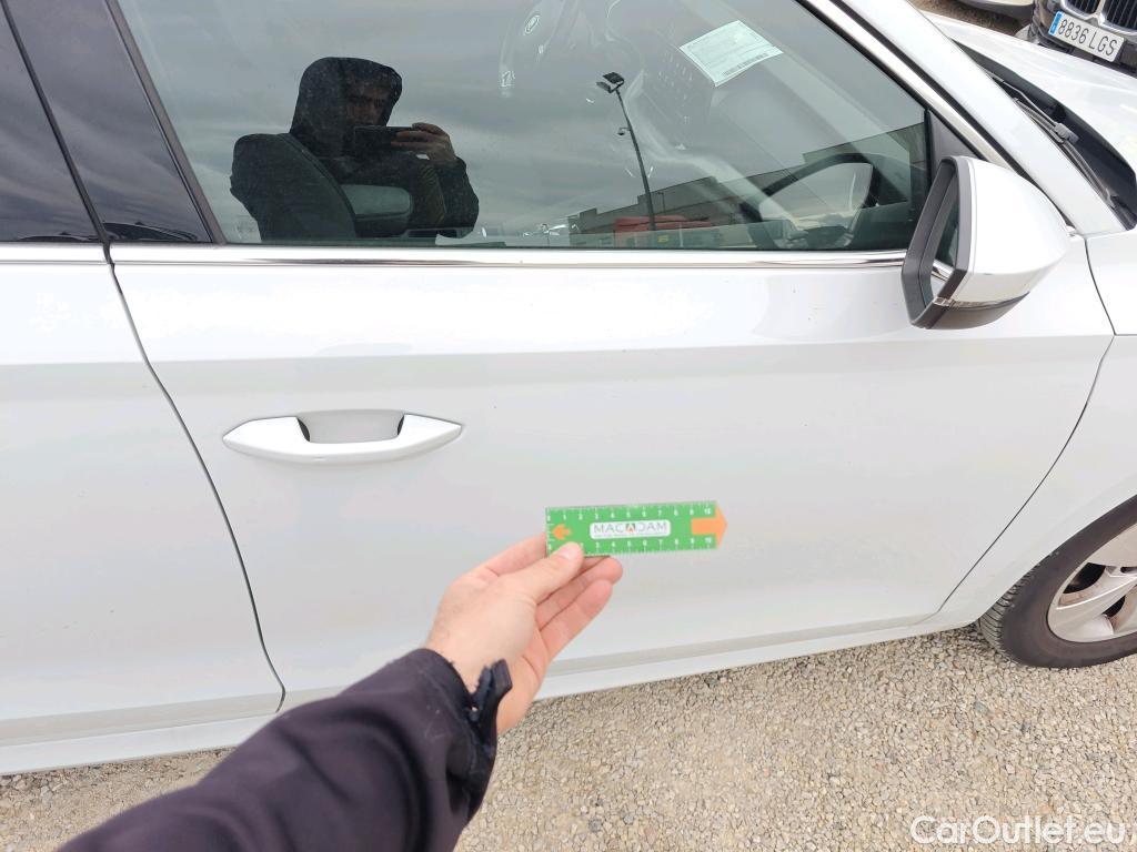  Skoda  Octavia SKODA  / 2020 / 5P / familiar Combi 1.0 TSI 81kW(110CV) DSG mHEV Ambi. #38