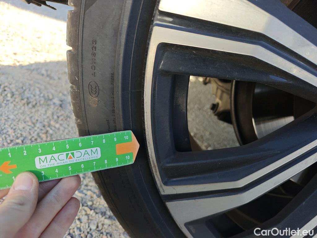  Volvo  XC60 VOLVO  / 2017 / 5P / todoterreno 2.0 B4 D Inscription Auto #8